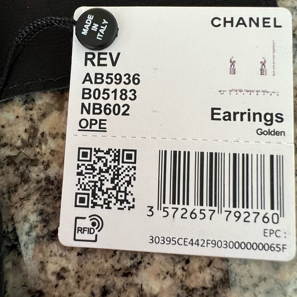 CHANEL 2022 Padlock CC Drop Earrings - Picture 5 of 9